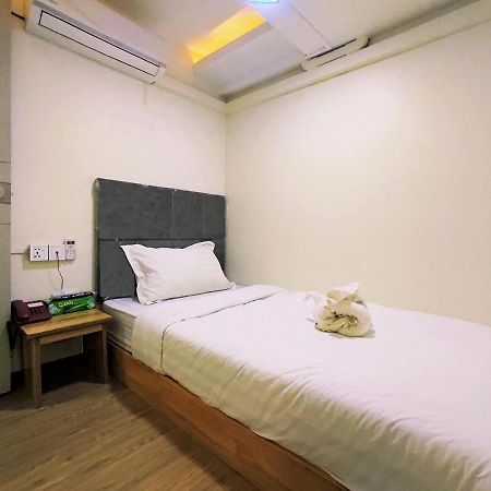 November Hostel Rangun Zewnętrze zdjęcie