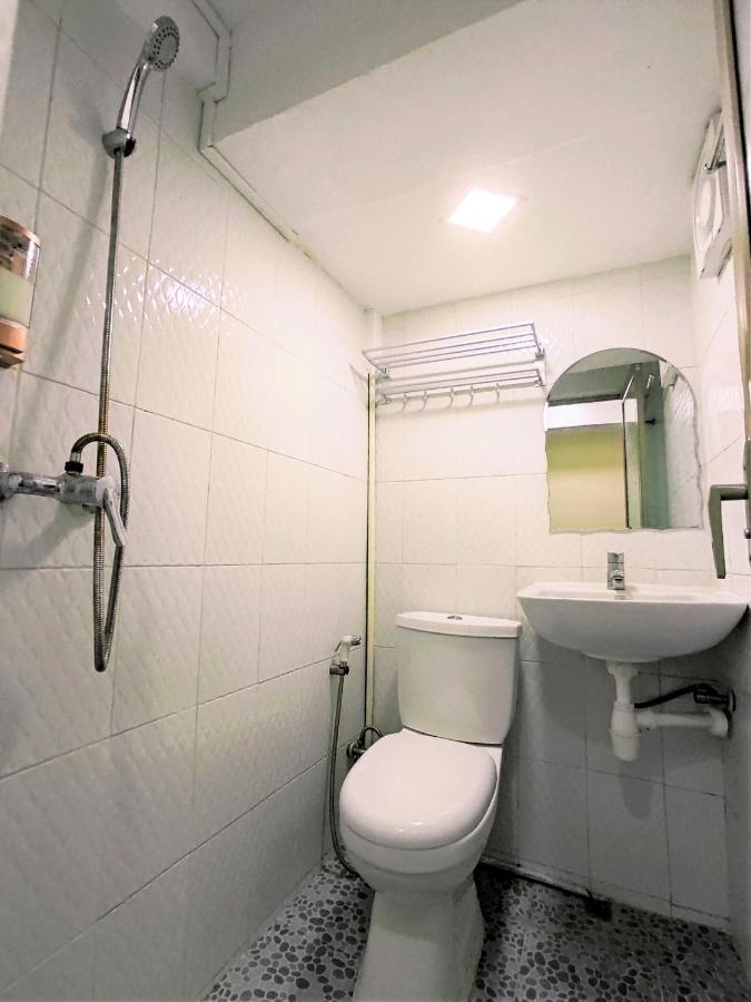 November Hostel Rangun Zewnętrze zdjęcie