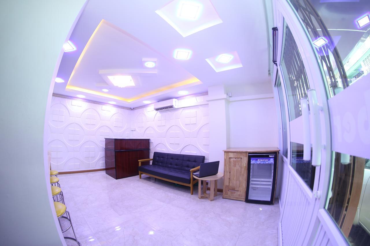 November Hostel Rangun Zewnętrze zdjęcie